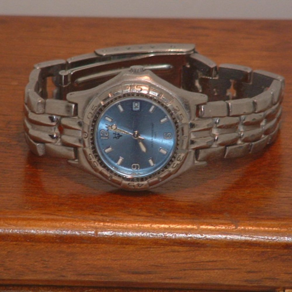 Pre-Owned Women’s Gloria Vanderbilt GV II V8242 Date Analog Watch